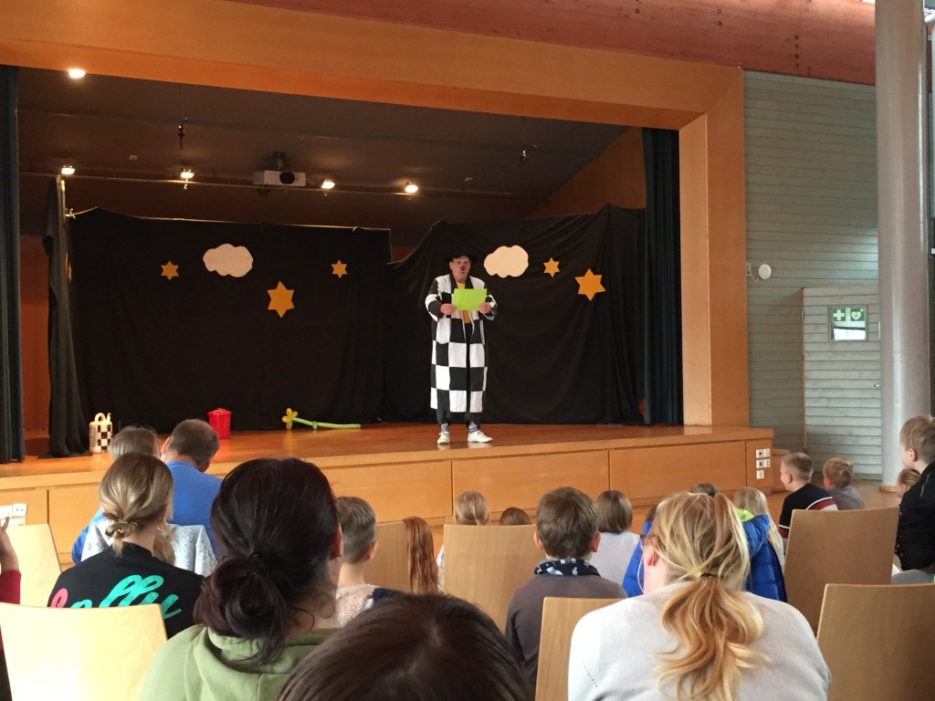 Clownaufführung "Girotondro"
