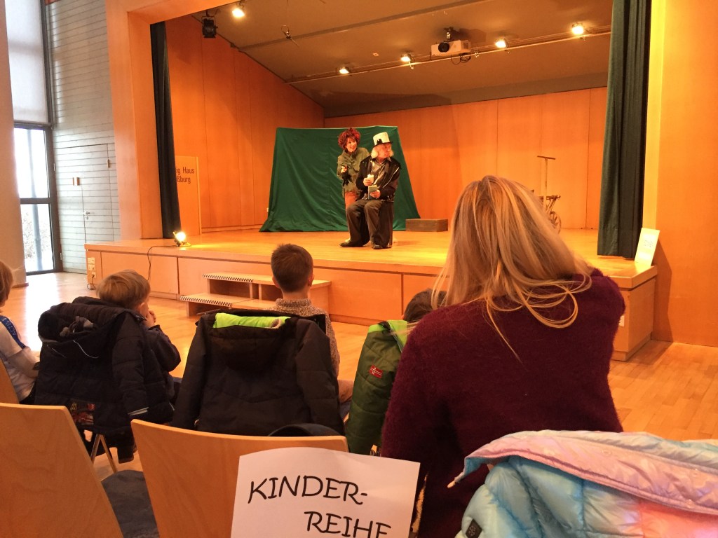 Theateraufführung "Die geheimnisvolle Spieldose"